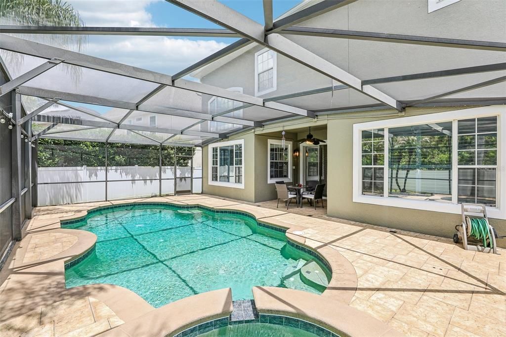 Activo con contrato: $650,000 (4 camas, 3 baños, 2732 Pies cuadrados)