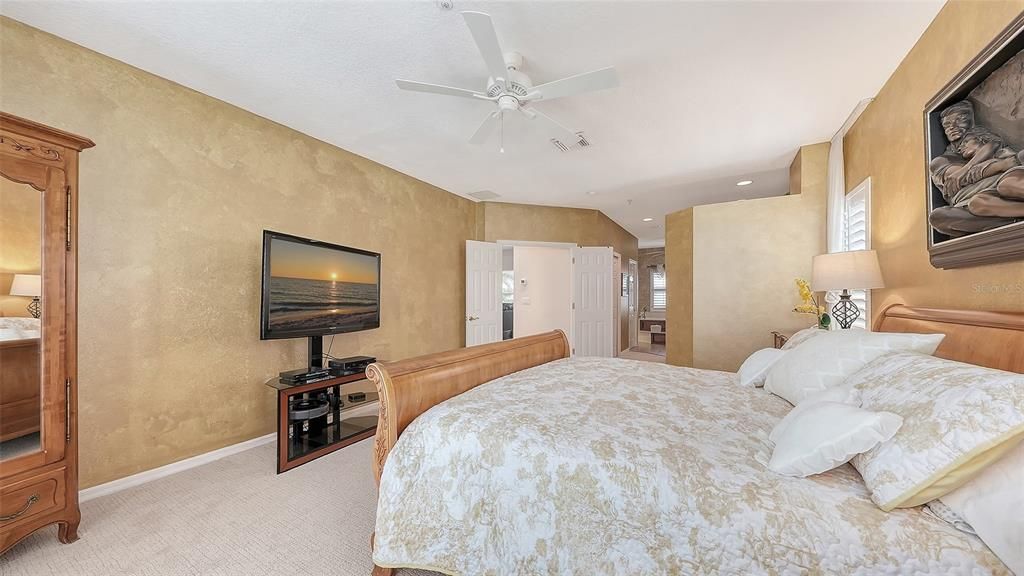 For Sale: $1,899,000 (4 beds, 2 baths, 3009 Square Feet)