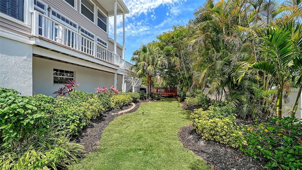For Sale: $1,899,000 (4 beds, 2 baths, 3009 Square Feet)