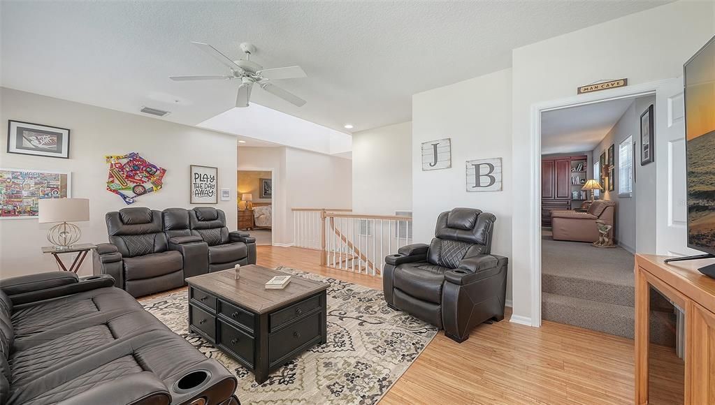 For Sale: $1,899,000 (4 beds, 2 baths, 3009 Square Feet)