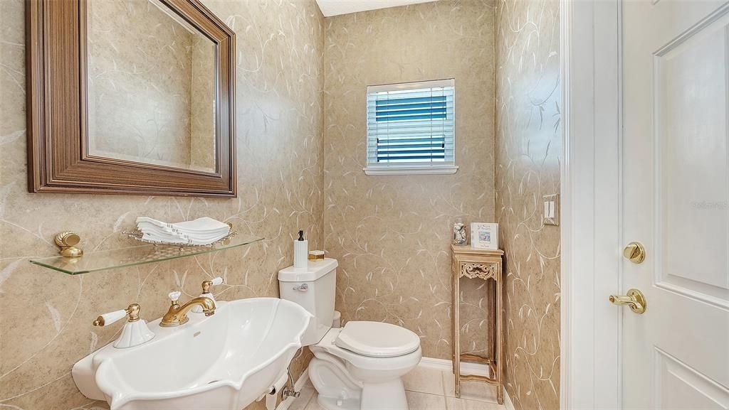 For Sale: $1,899,000 (4 beds, 2 baths, 3009 Square Feet)