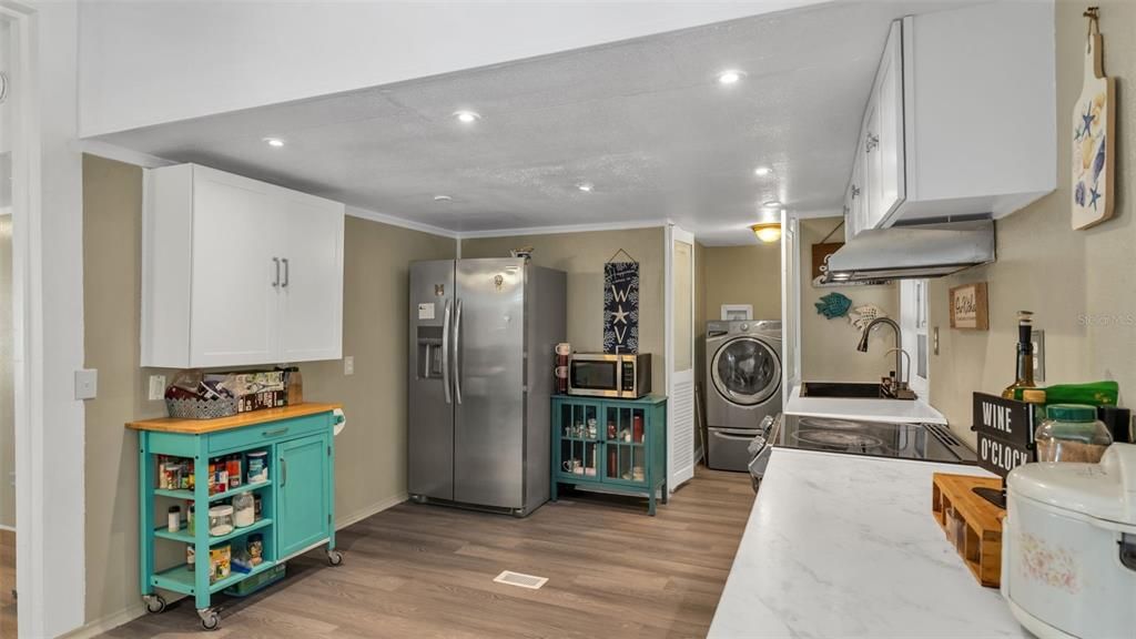 Activo con contrato: $285,000 (3 camas, 2 baños, 1632 Pies cuadrados)