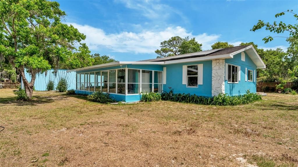 Activo con contrato: $285,000 (3 camas, 2 baños, 1632 Pies cuadrados)