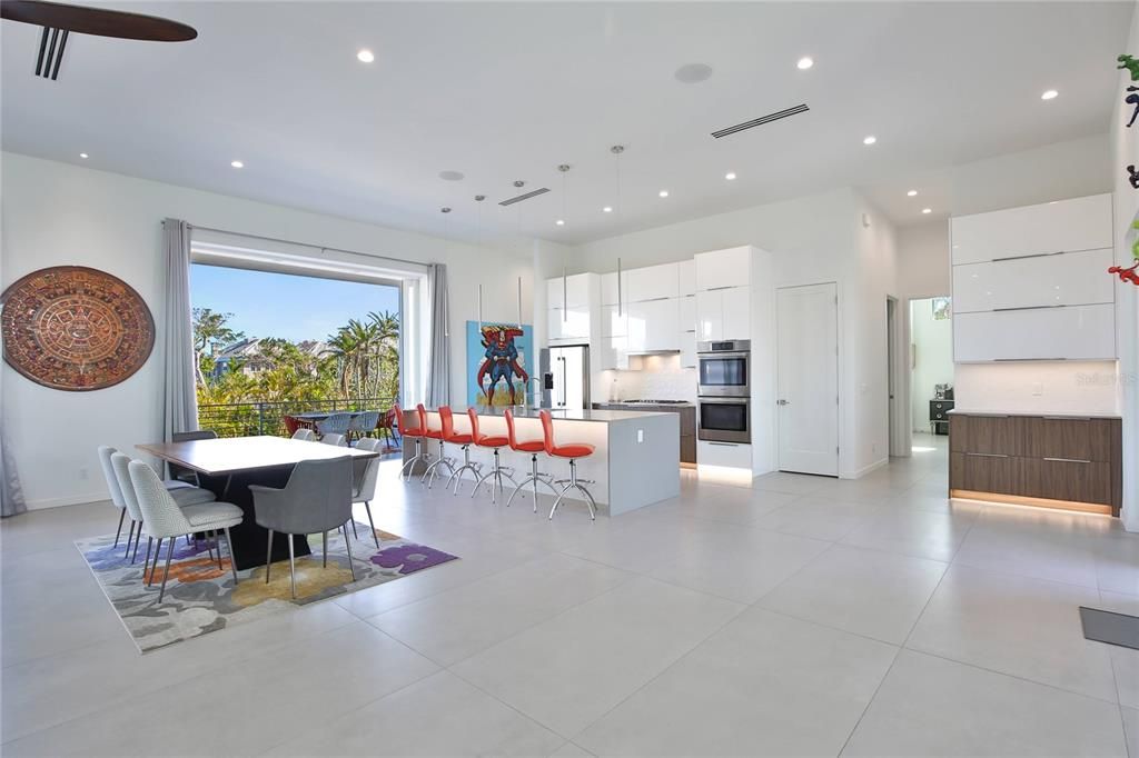 For Rent: $22,000 (3 beds, 3 baths, 3788 Square Feet)