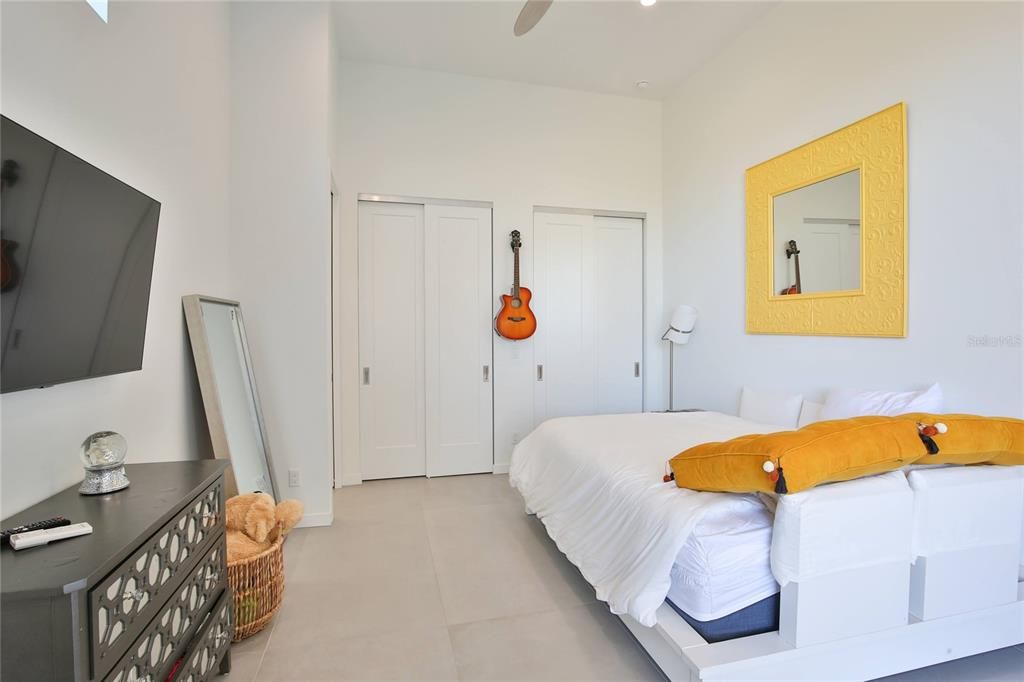 For Rent: $22,000 (3 beds, 3 baths, 3788 Square Feet)