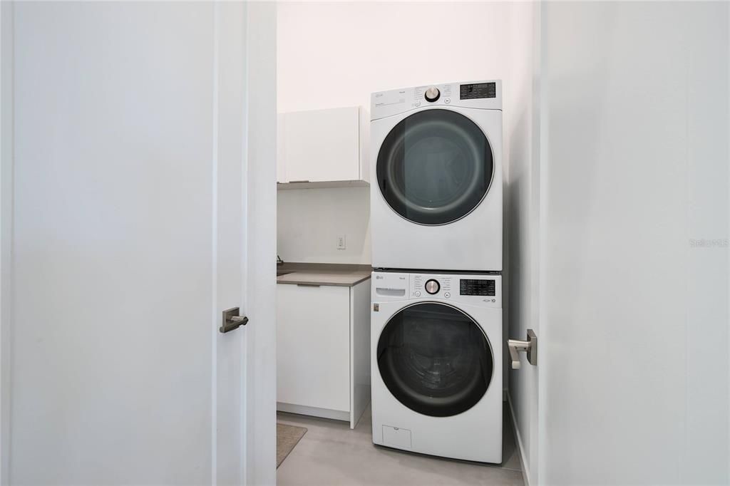 For Rent: $22,000 (3 beds, 3 baths, 3788 Square Feet)