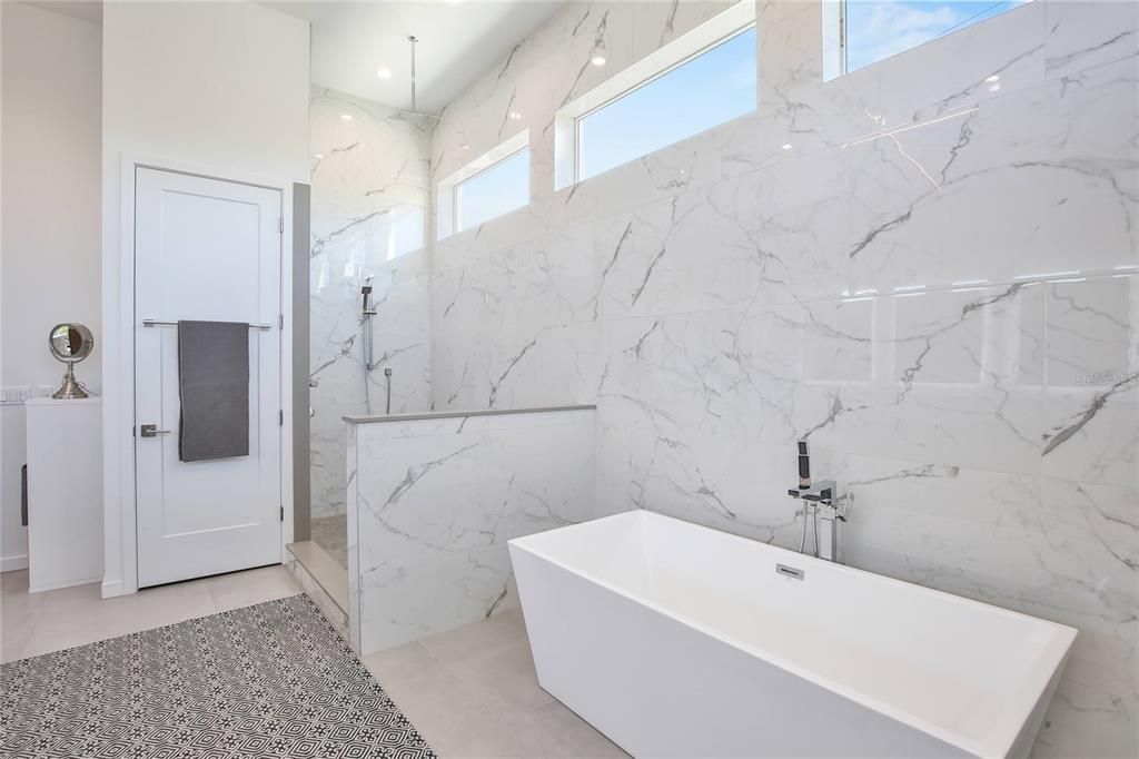For Rent: $22,000 (3 beds, 3 baths, 3788 Square Feet)