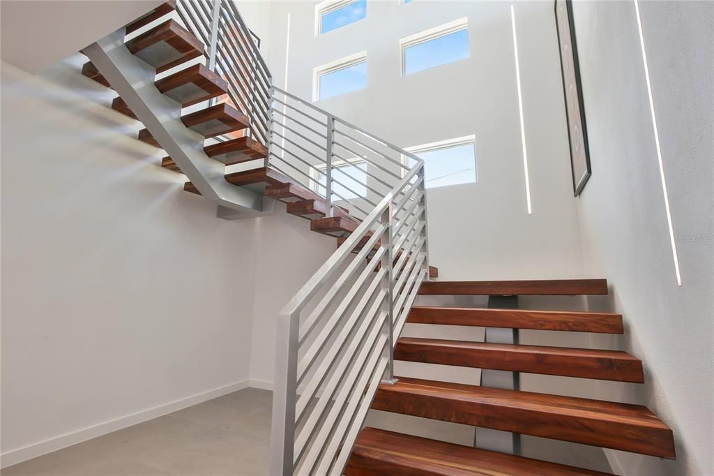 For Rent: $22,000 (3 beds, 3 baths, 3788 Square Feet)