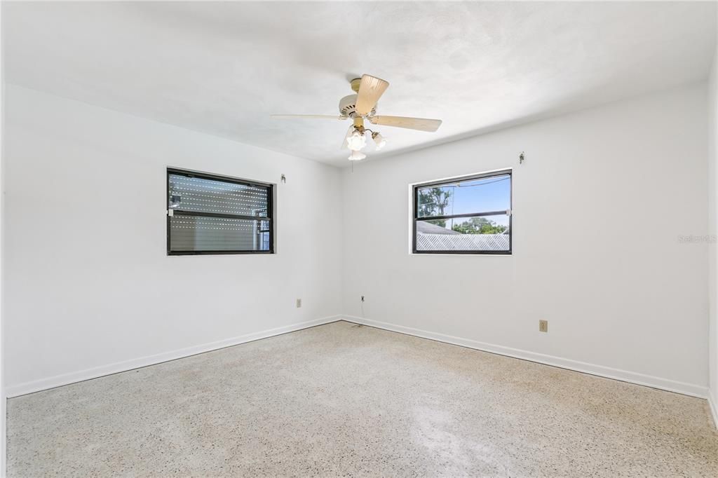For Sale: $349,900 (3 beds, 2 baths, 1161 Square Feet)