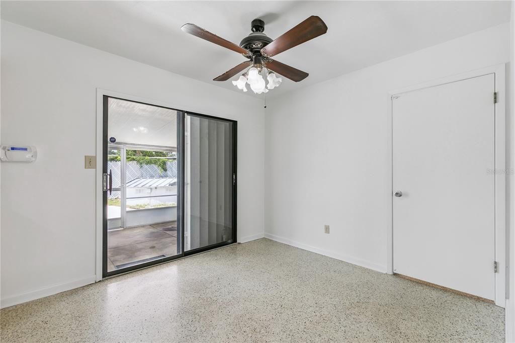 For Sale: $349,900 (3 beds, 2 baths, 1161 Square Feet)