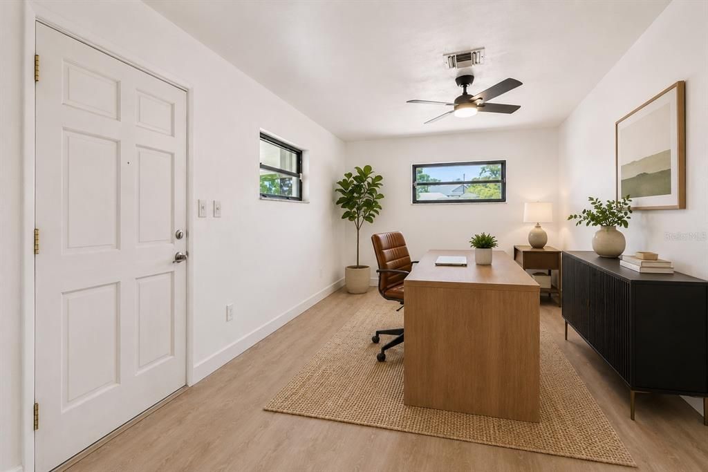 For Sale: $349,900 (3 beds, 2 baths, 1161 Square Feet)