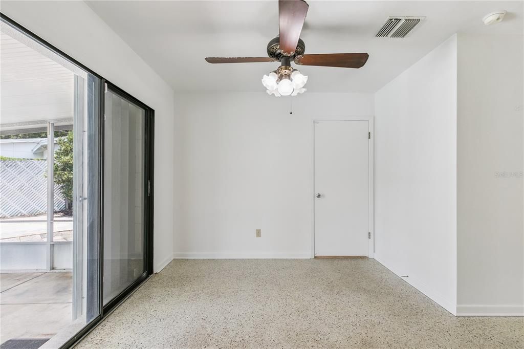 For Sale: $349,900 (3 beds, 2 baths, 1161 Square Feet)