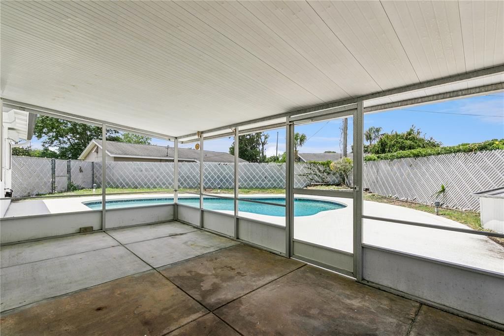 For Sale: $349,900 (3 beds, 2 baths, 1161 Square Feet)