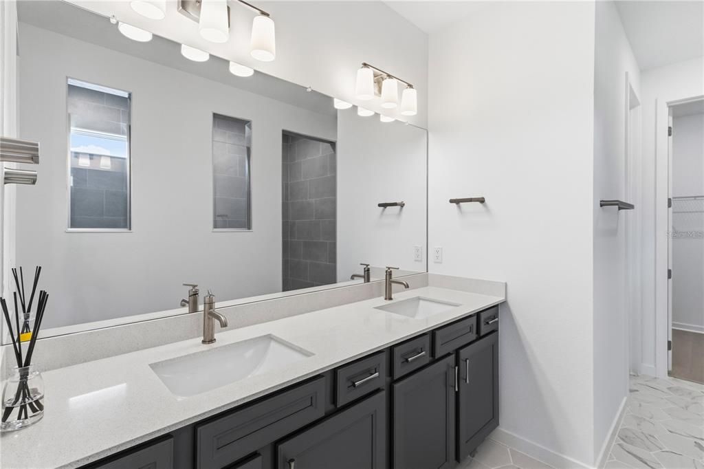 For Sale: $600,000 (4 beds, 3 baths, 3084 Square Feet)