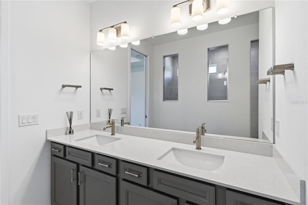 For Sale: $600,000 (4 beds, 3 baths, 3084 Square Feet)