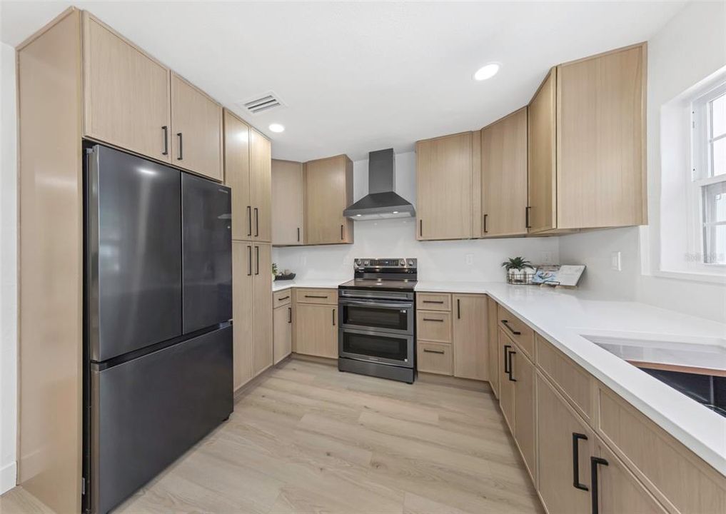 На продажу: $799,900 (3 спален, 2 ванн, 1757 Квадратных фут)