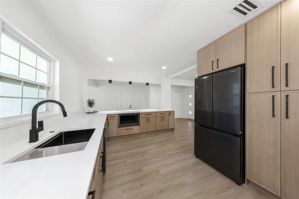 На продажу: $799,900 (3 спален, 2 ванн, 1757 Квадратных фут)
