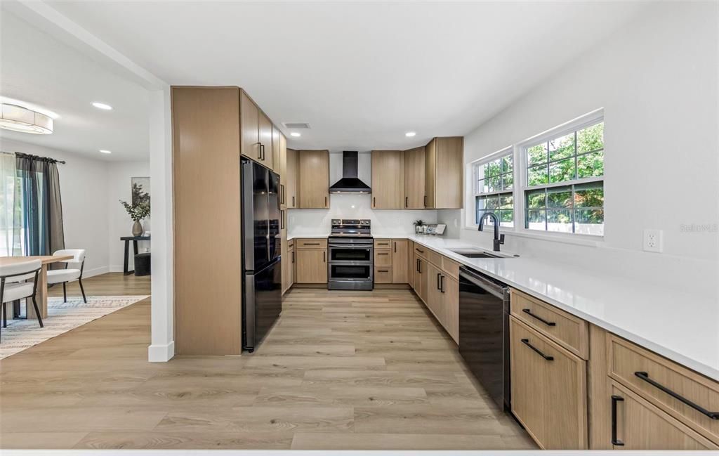 На продажу: $799,900 (3 спален, 2 ванн, 1757 Квадратных фут)