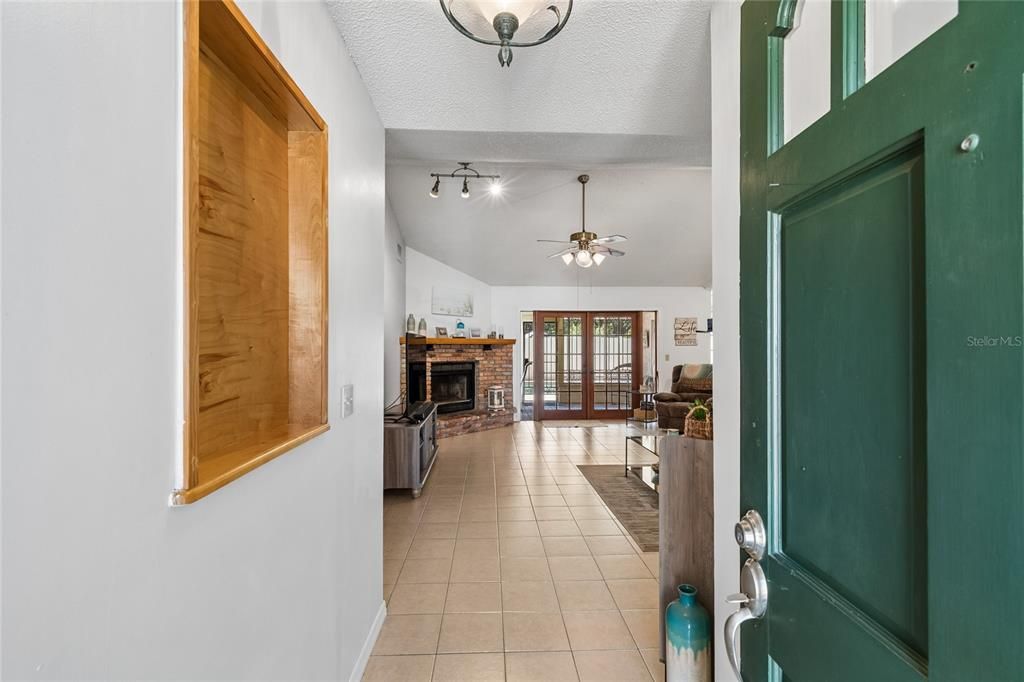 На продажу: $460,000 (4 спален, 2 ванн, 1895 Квадратных фут)