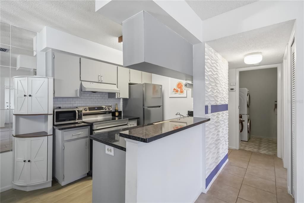На продажу: $125,000 (1 спален, 1 ванн, 696 Квадратных фут)