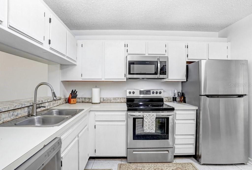 En Venta: $244,900 (2 camas, 2 baños, 1019 Pies cuadrados)