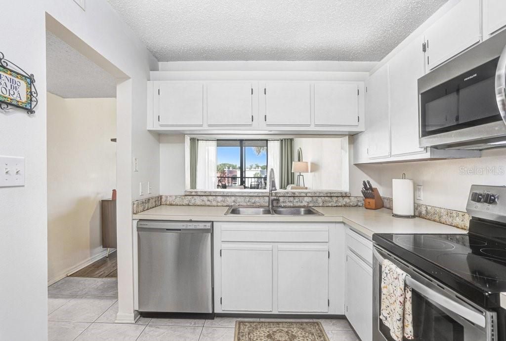 En Venta: $244,900 (2 camas, 2 baños, 1019 Pies cuadrados)