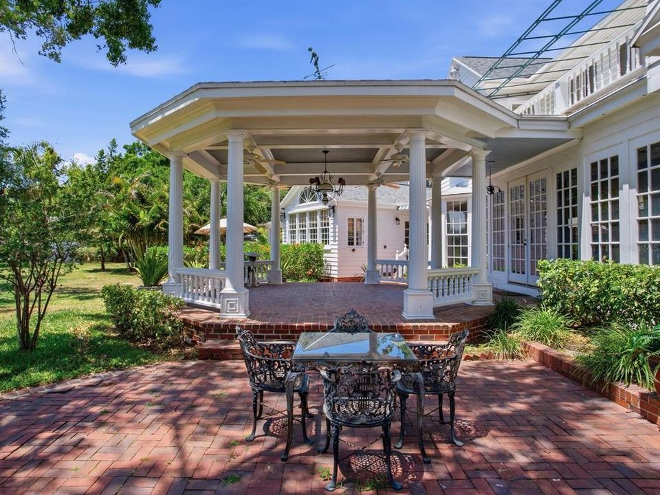 For Sale: $5,700,000 (5 beds, 5 baths, 5027 Square Feet)