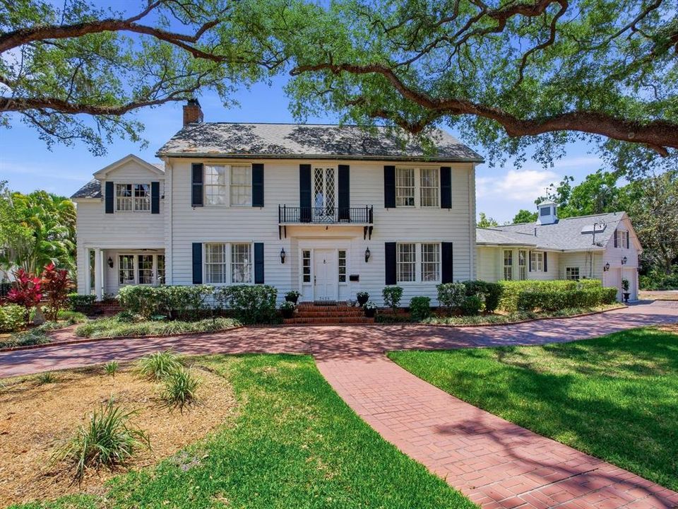 For Sale: $5,700,000 (5 beds, 5 baths, 5027 Square Feet)