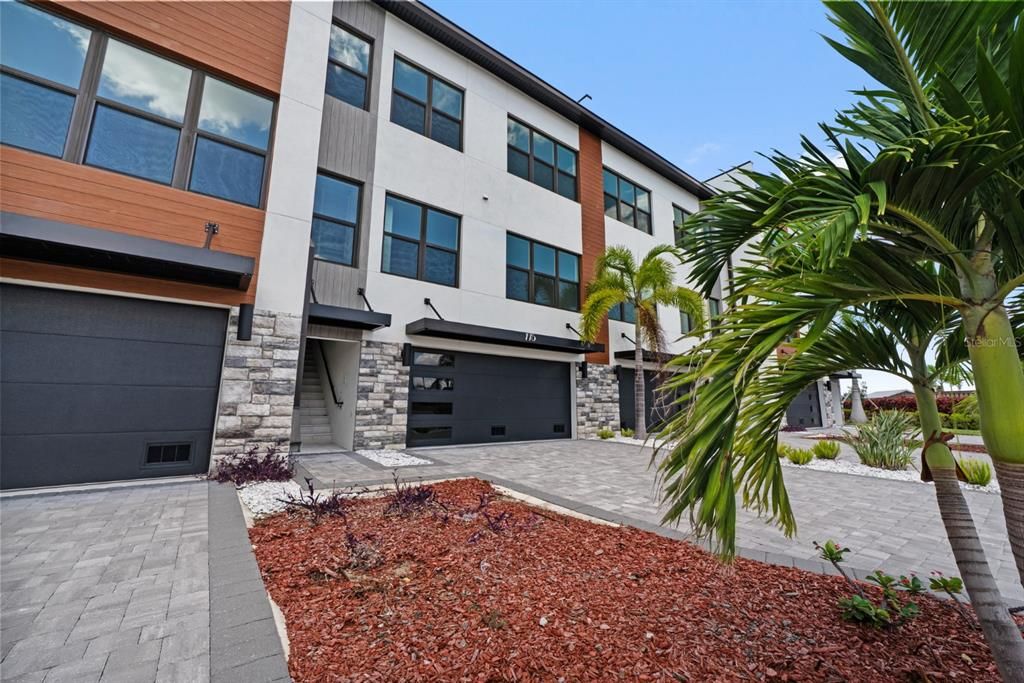 Active With Contract: $4,300 (4 beds, 2 baths, 2447 Square Feet)