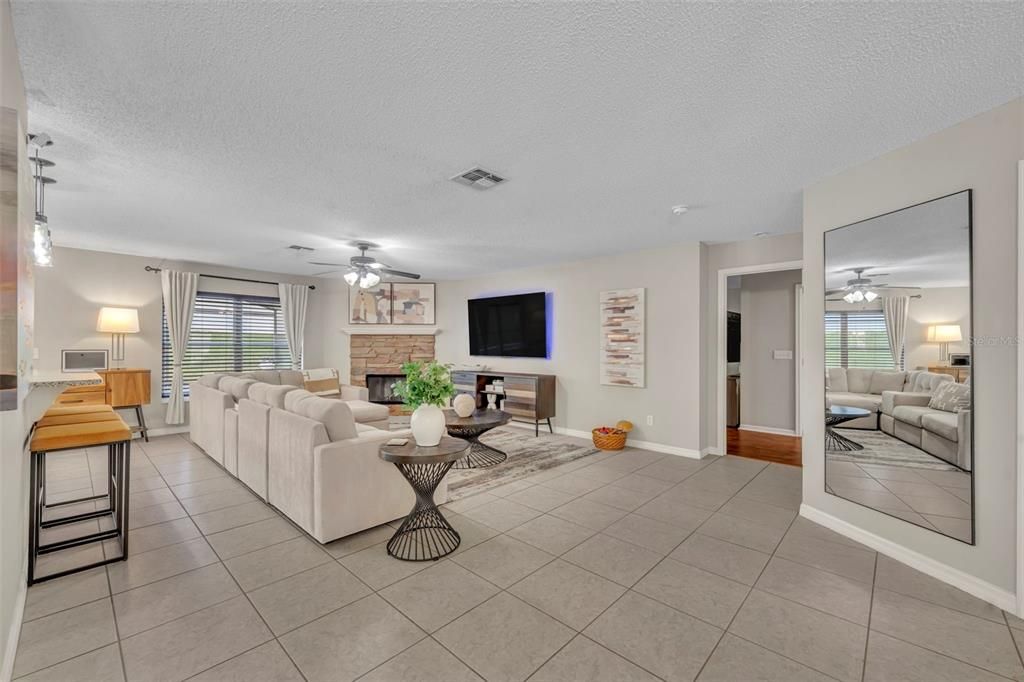 Active With Contract: $449,000 (4 beds, 2 baths, 2119 Square Feet)