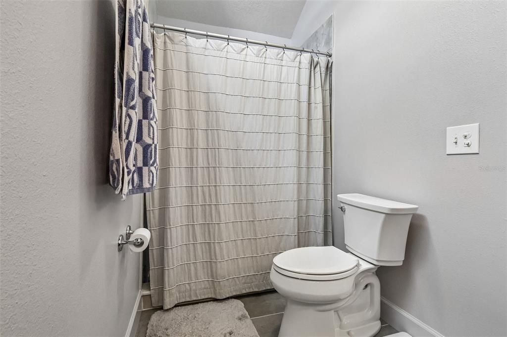 Под контрактом: $399,990 (4 спален, 2 ванн, 1684 Квадратных фут)
