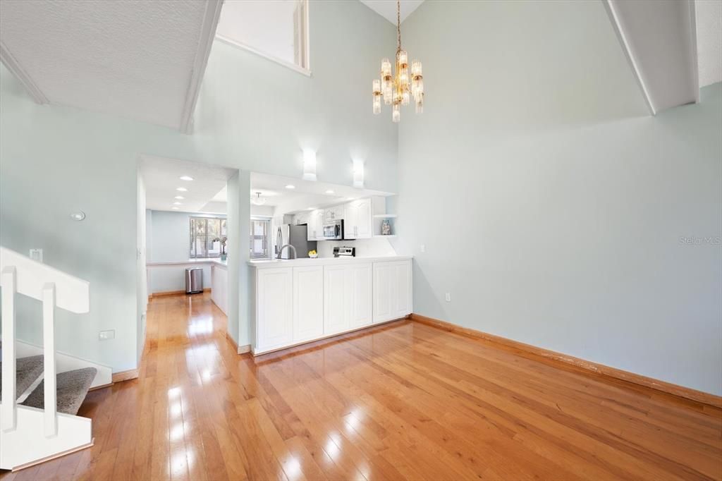 En Venta: $1,050,000 (3 camas, 3 baños, 2150 Pies cuadrados)