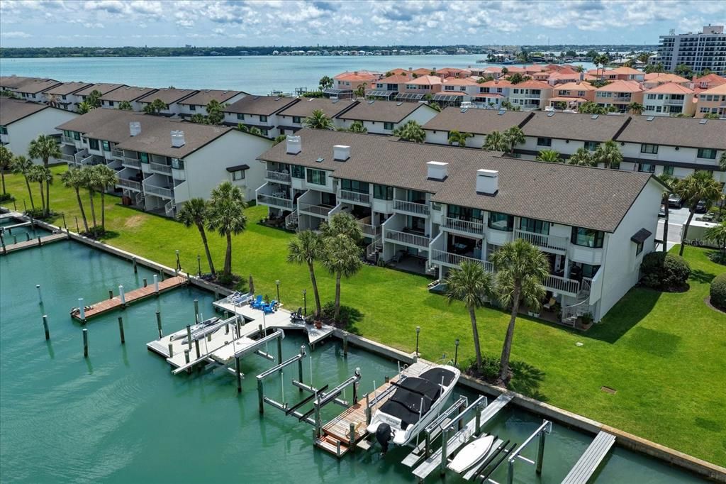 En Venta: $1,050,000 (3 camas, 3 baños, 2150 Pies cuadrados)