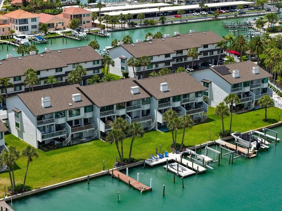 En Venta: $1,050,000 (3 camas, 3 baños, 2150 Pies cuadrados)