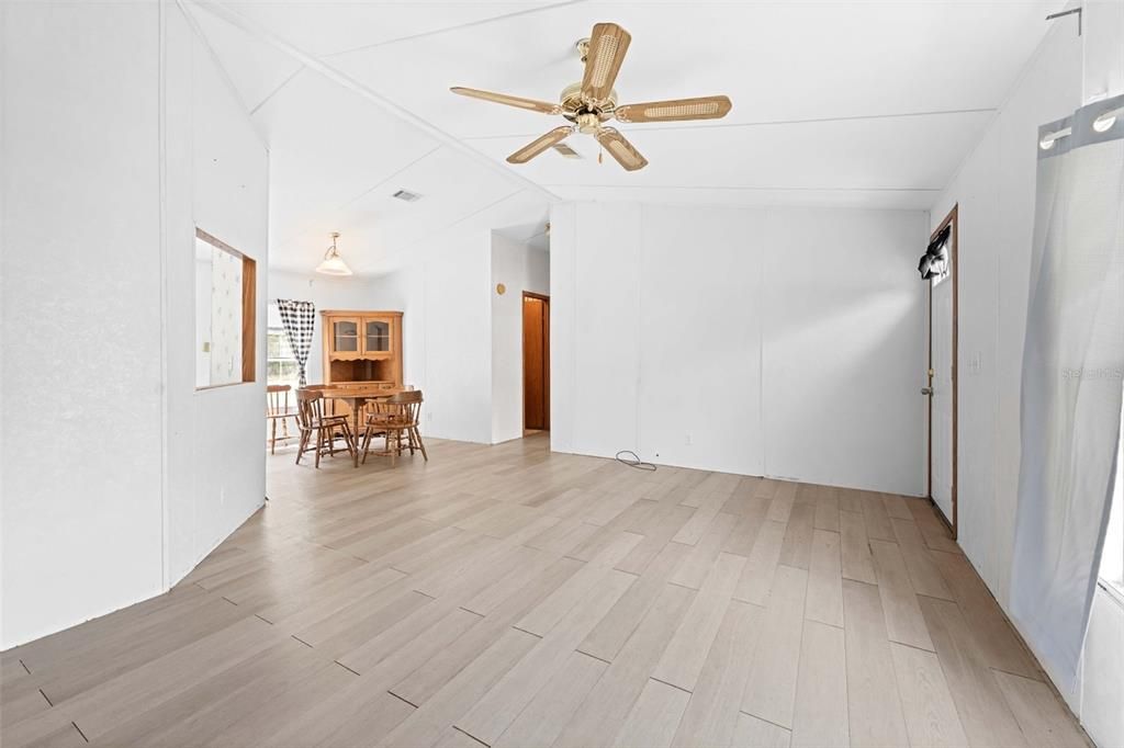 Activo con contrato: $160,000 (3 camas, 2 baños, 1152 Pies cuadrados)