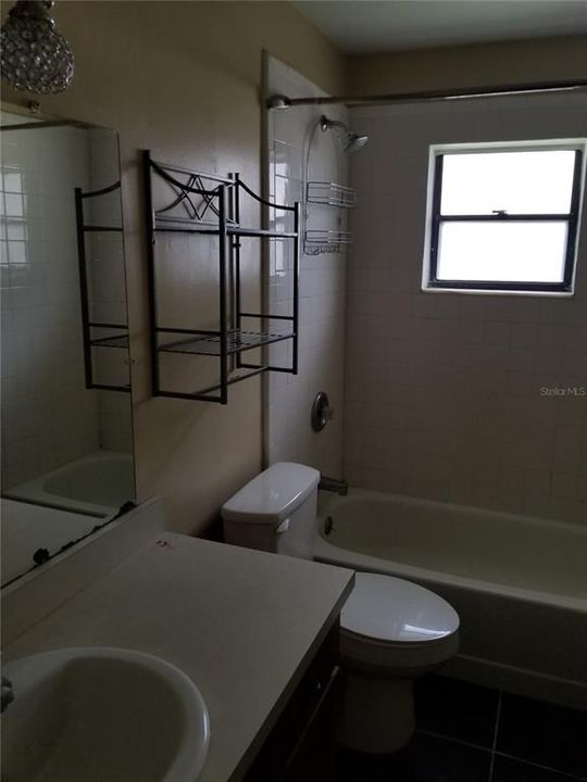 For Rent: $1,275 (3 beds, 2 baths, 1872 Square Feet)