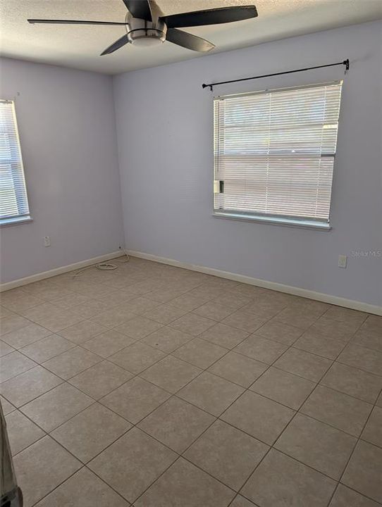 For Rent: $1,275 (3 beds, 2 baths, 1872 Square Feet)