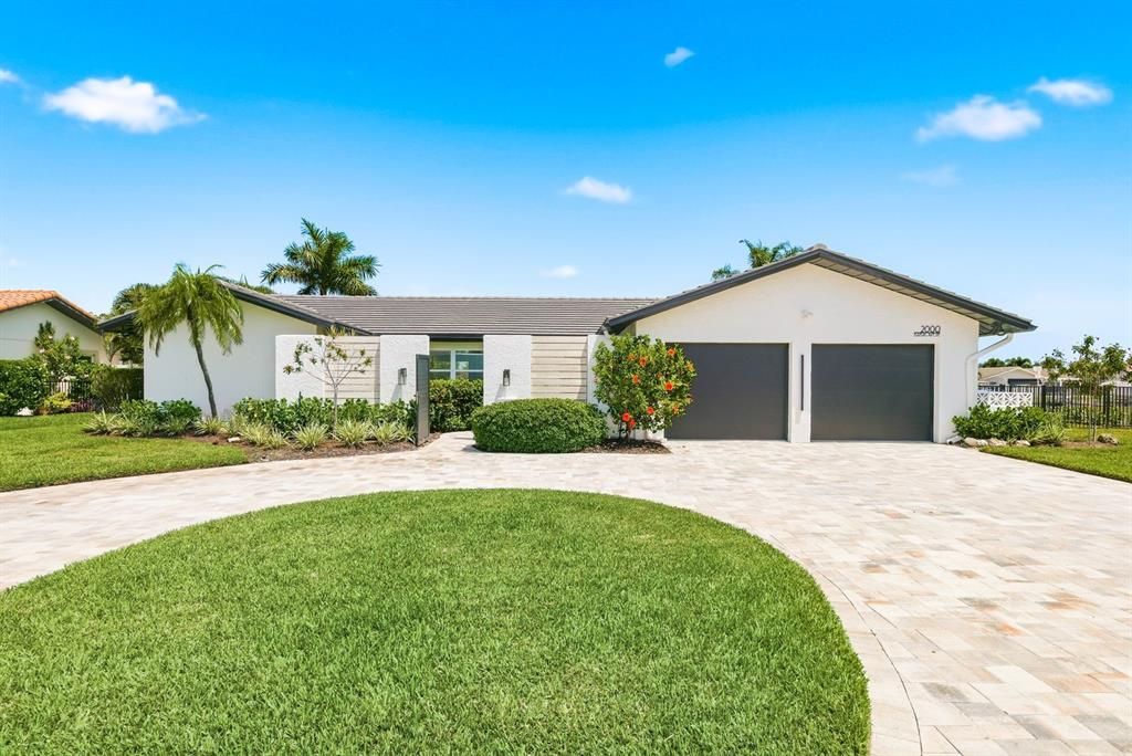 Vendido Recientemente: $1,389,900 (5 camas, 3 baños, 2495 Pies cuadrados)