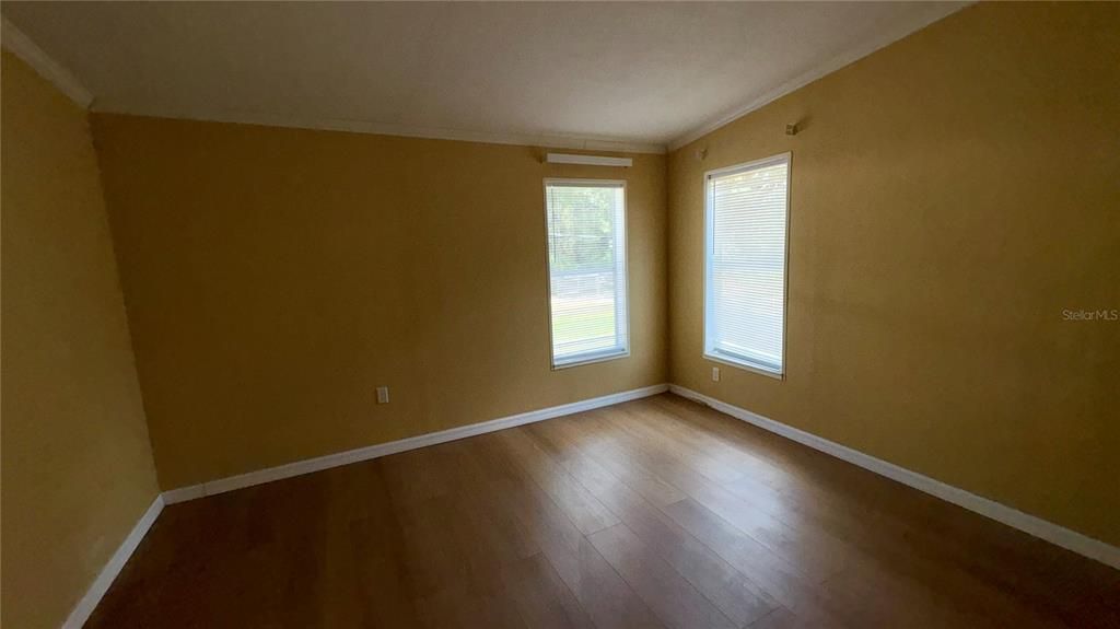 For Rent: $1,250 (1 beds, 1 baths, 1512 Square Feet)