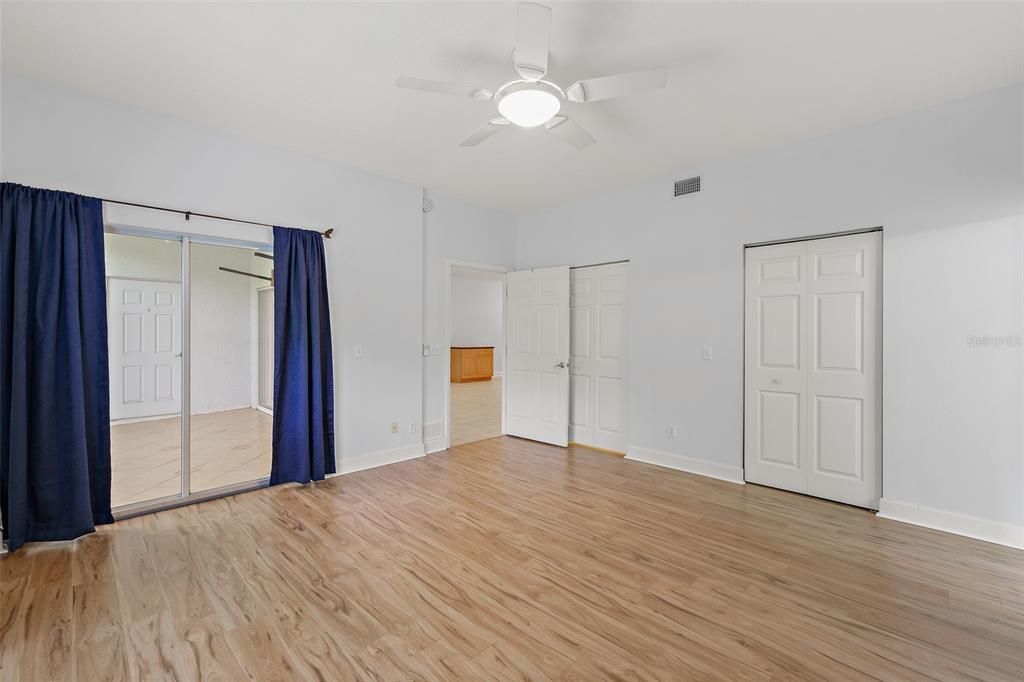 For Sale: $325,000 (3 beds, 2 baths, 1562 Square Feet)