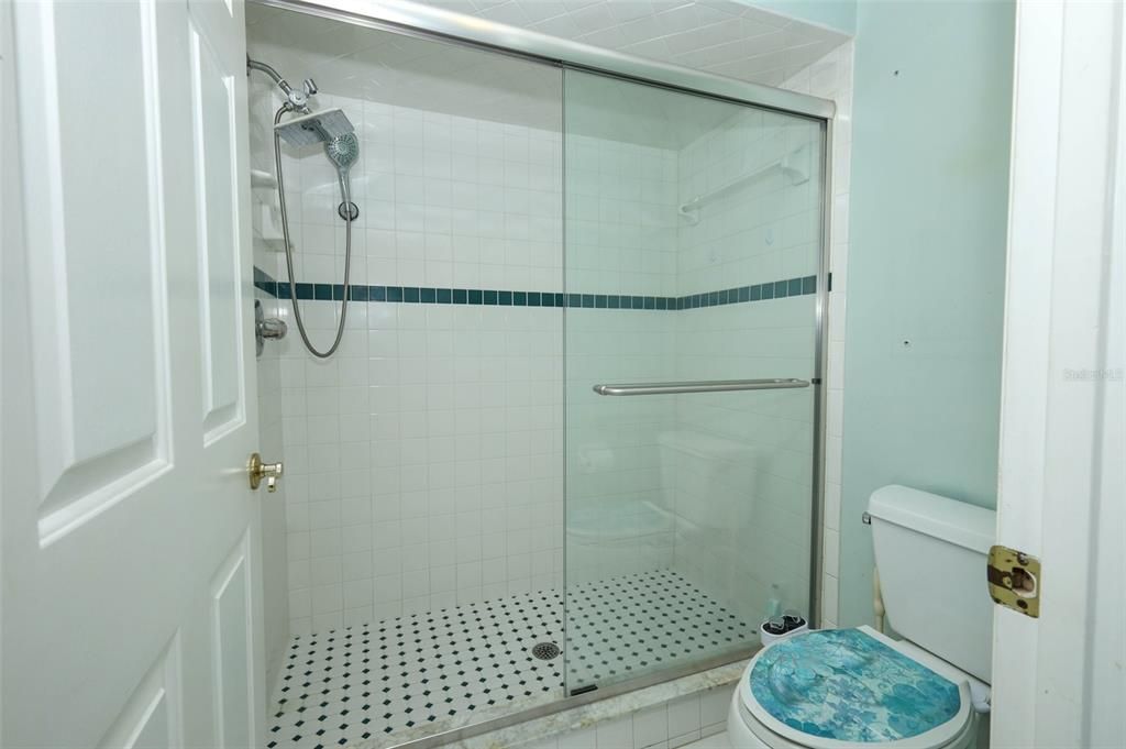На продажу: $399,900 (3 спален, 2 ванн, 2649 Квадратных фут)