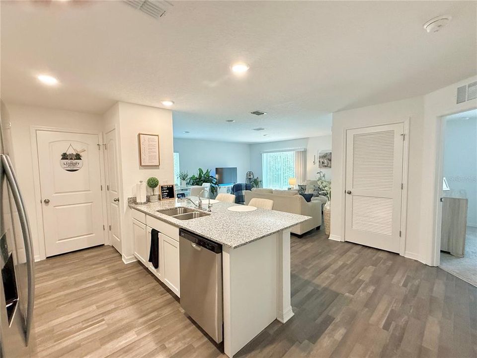 For Sale: $259,900 (3 beds, 2 baths, 1263 Square Feet)