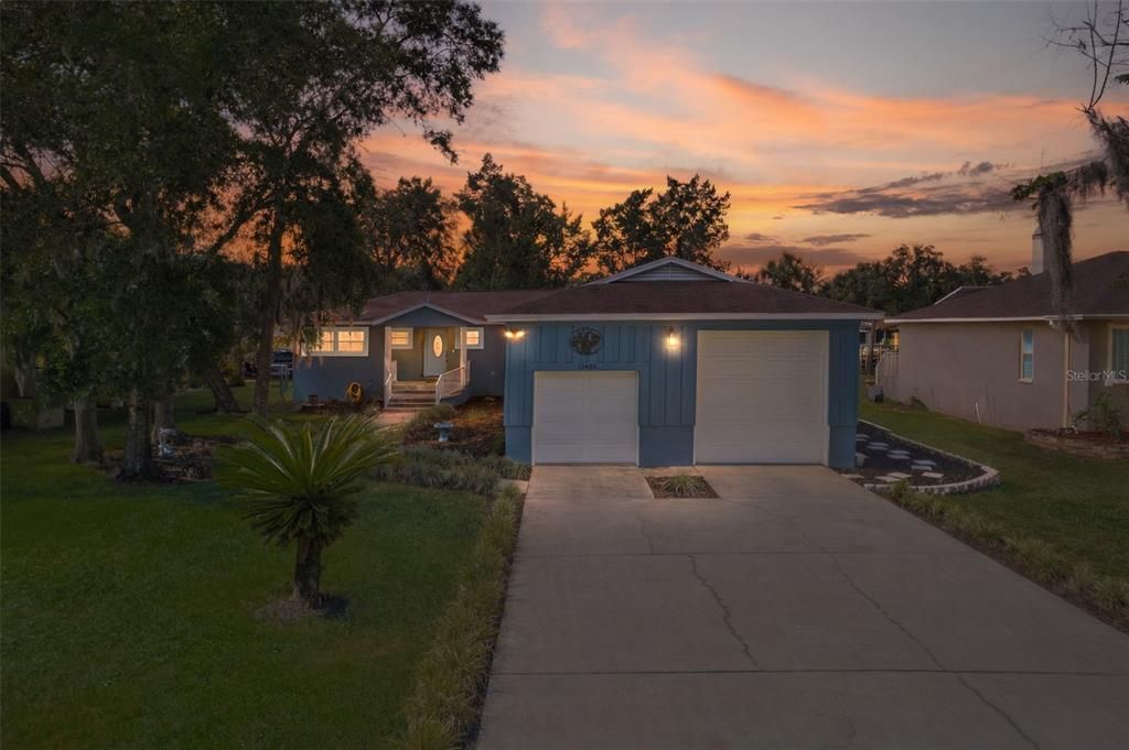 For Sale: $749,000 (3 beds, 3 baths, 2506 Square Feet)