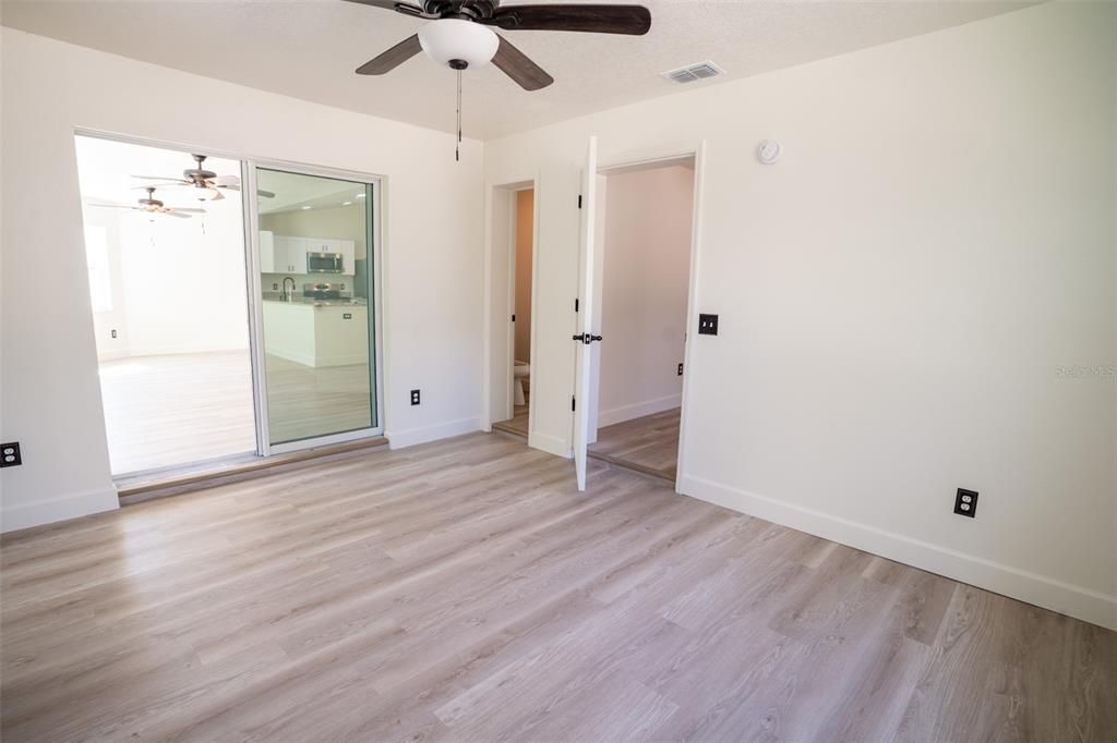 For Sale: $690,000 (4 beds, 3 baths, 2520 Square Feet)
