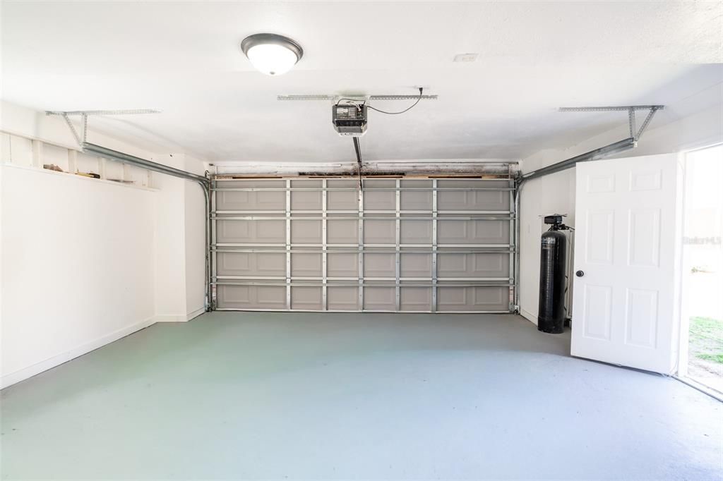 For Sale: $690,000 (4 beds, 3 baths, 2520 Square Feet)