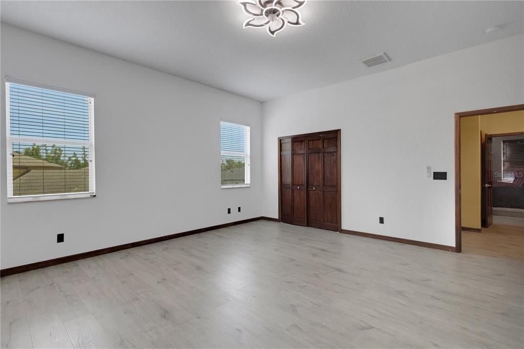 For Sale: $1,195,000 (4 beds, 3 baths, 4139 Square Feet)
