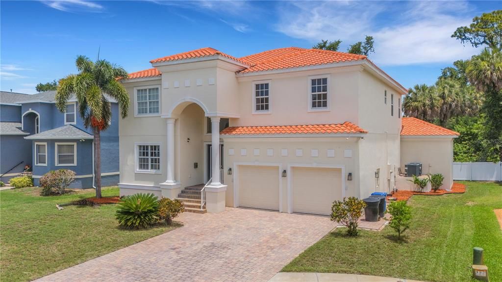 For Sale: $1,195,000 (4 beds, 3 baths, 4139 Square Feet)