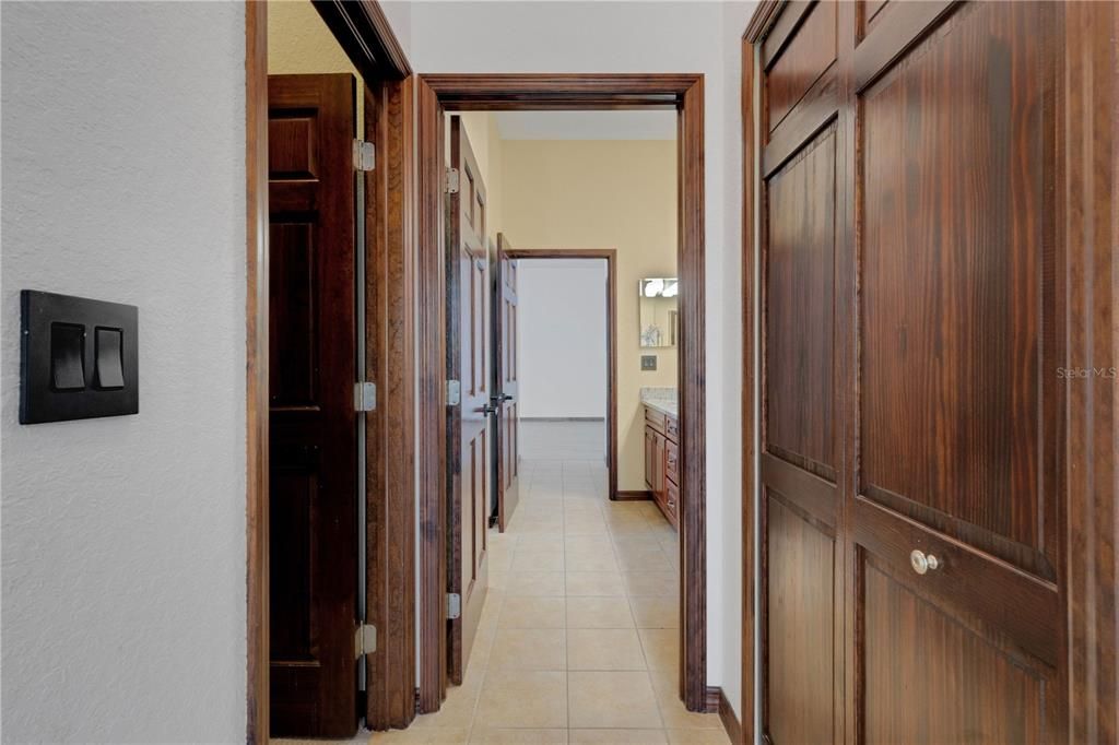 For Sale: $1,195,000 (4 beds, 3 baths, 4139 Square Feet)