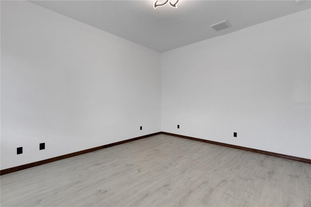 For Sale: $1,195,000 (4 beds, 3 baths, 4139 Square Feet)