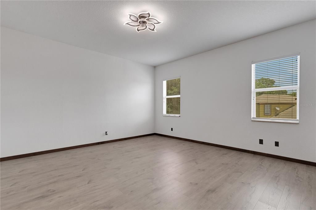 For Sale: $1,195,000 (4 beds, 3 baths, 4139 Square Feet)